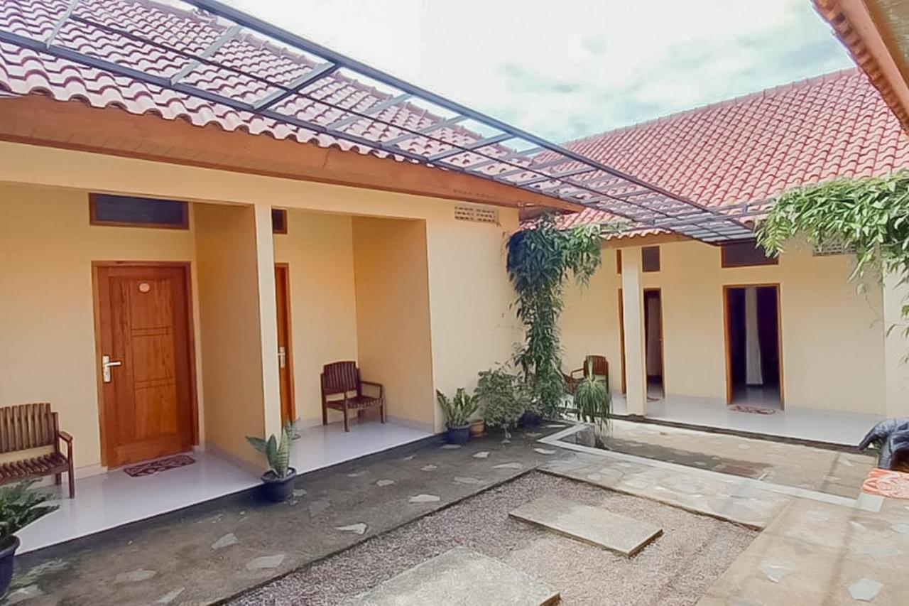 Reddoorz Syariah Near Tugu Lampu Gentur Cianjur Hotel Exterior photo