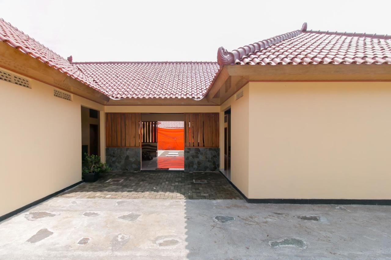 Reddoorz Syariah Near Tugu Lampu Gentur Cianjur Hotel Exterior photo